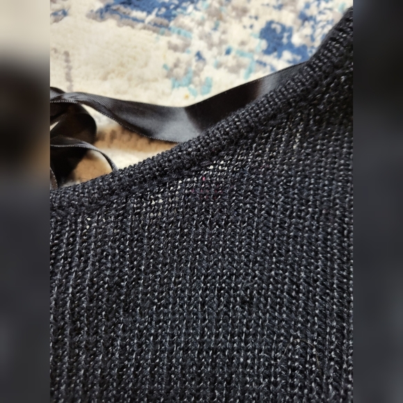 FREE W BUNDLE H&M tie back sweater - Picture 4 of 9